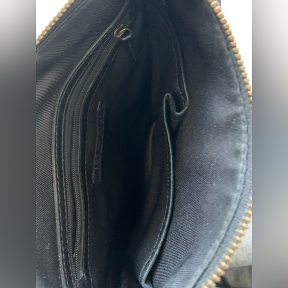 Marks & Spencer black leather crossbody handbag. - Picture 4 of 4